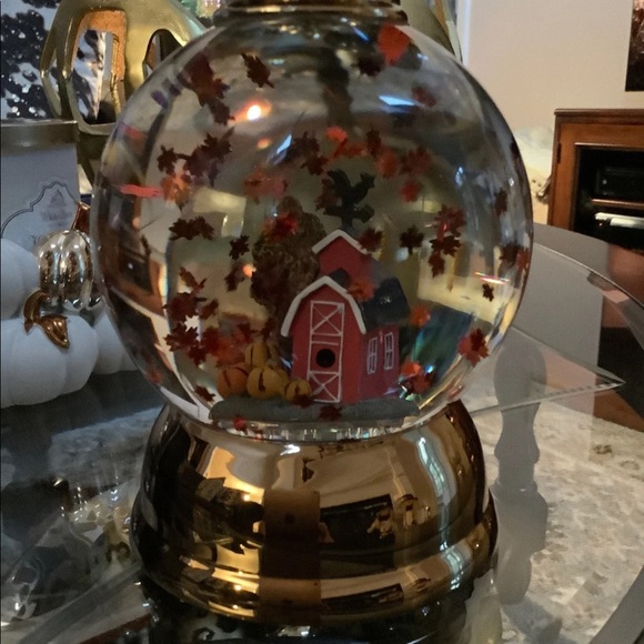 Bath & Body Works Fall Farmhouse Globe
